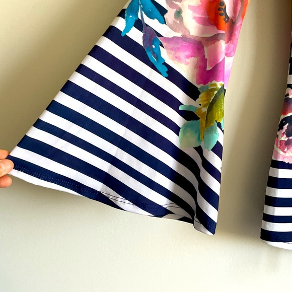 💚5/$25💚Boston Proper Flower Abstract Long Sleeve Bell Sleeve XS Spandex Material - Picture 5 of 5